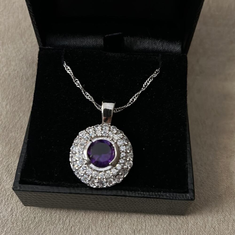 NWOT Gold Coast 14k white gold plated round cut simulated amethyst women pendant
